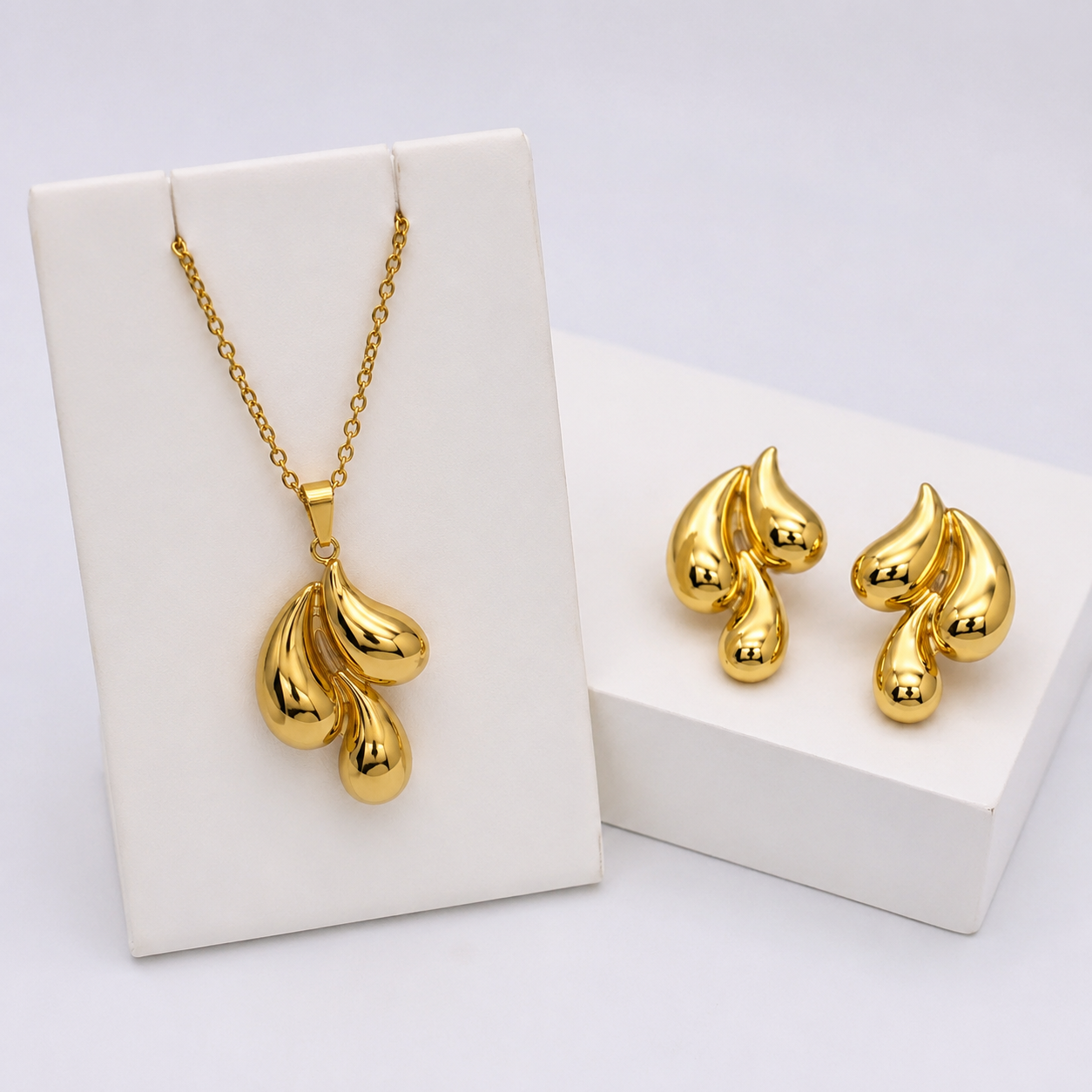 Diamond Elite Timeless Gold-Plated Necklace Set ✨
